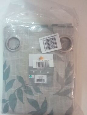 Sun Smart Window Grommet Curtain Panel Leaf Pattern 84" NWT $90 Blackout